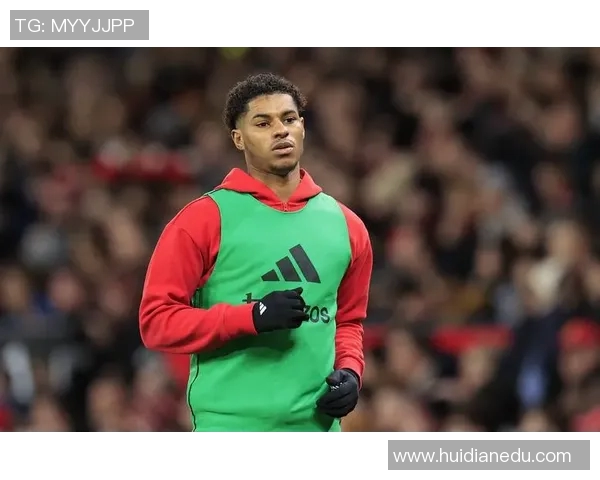 足球场上闪耀的90号球星：他如何成为世界足坛的新传奇